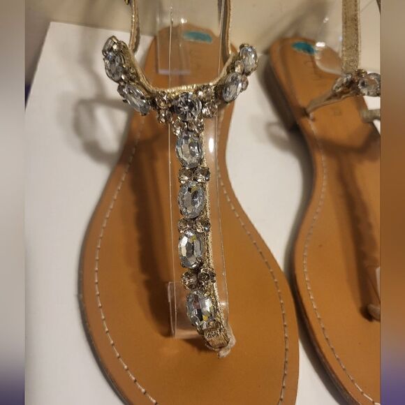Unisa Gold Leather Rhinestone Jeweled T-Strap Flat Sandals sz.8 MSRP $120 - Picture 3 of 6